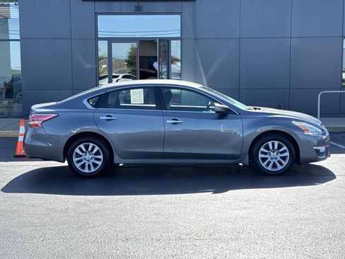 Used 2015 Nissan Altima 2.5 S w/ Power Driver Seat Package FWD image 2