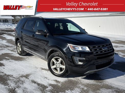 Used 2016 Ford Explorer XLT w/ Equipment Group 202A image 1