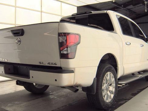 Used 2021 Nissan Titan SL AWD/4WD image 2