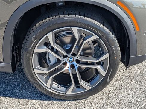 New 2026 BMW X5 sDrive40i image 12