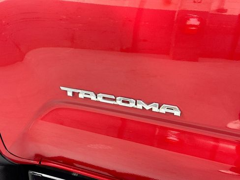 Used 2020 Toyota Tacoma TRD Off-Road image 11