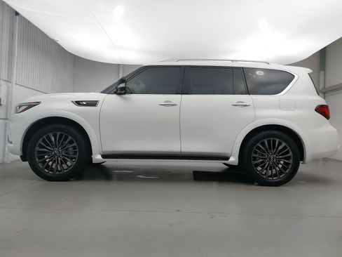 Used 2023 INFINITI QX80 Premium Select w/ Cargo Package RWD image 2