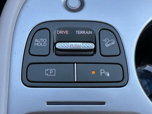 Certified 2026 Hyundai Ioniq 9 Calligraphy image 42