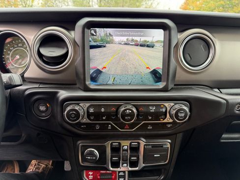 Used 2021 Jeep Gladiator Rubicon image 18