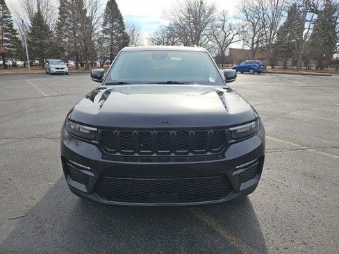 Used 2023 Jeep Grand Cherokee Limited w/ Luxury Tech Group II image 9