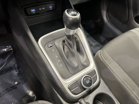 Certified 2023 Hyundai Venue SEL FWD image 24