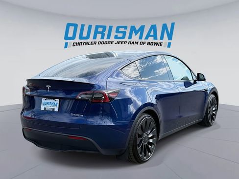 Used 2023 Tesla Model Y Performance image 2