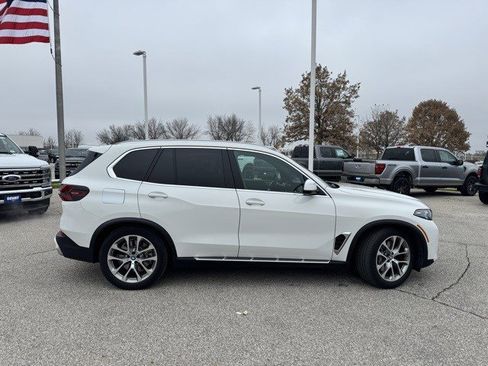 Used 2025 BMW X5 xDrive50e image 9