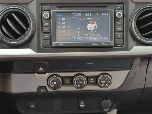 Used 2019 Toyota Tacoma SR5 RWD image 14