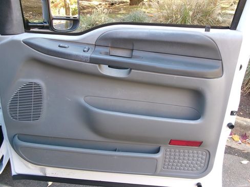 Used 2003 Ford F250 XLT image 22