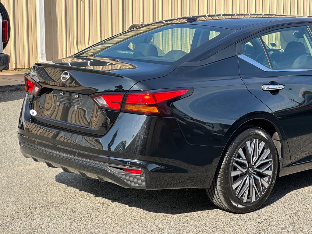 Used 2025 Nissan Altima 2.5 SV FWD image 39