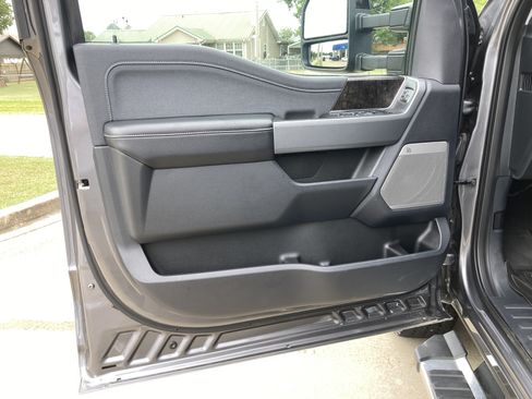 Used 2024 Ford F250 Lariat AWD/4WD image 12