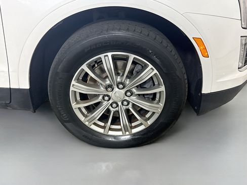 Used 2018 Cadillac XT5 Luxury w/ Driver Awareness Package FWD image 32