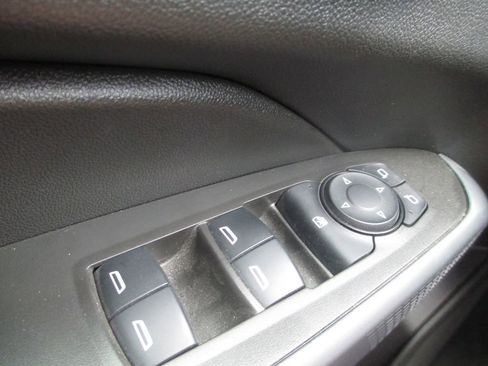 Used 2025 Chevrolet Trax LS w/ LS Convenience Package FWD image 24