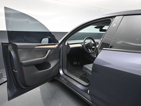 Used 2023 Tesla Model Y Long Range AWD/4WD image 7