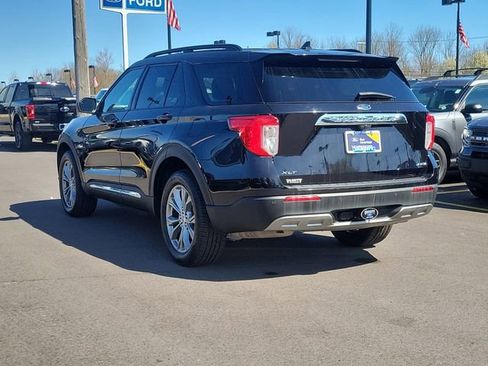 Certified 2023 Ford Explorer XLT w/ Equipment Group 202A AWD/4WD image 3
