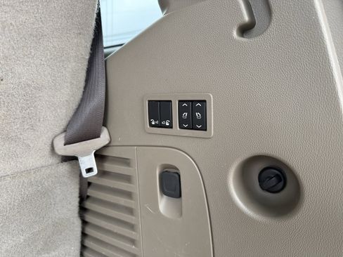 Used 2018 GMC Yukon SLT image 32