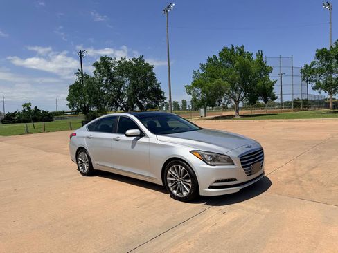 Used 2015 Hyundai Genesis 3.8 w/ Option Group 02 RWD image 25