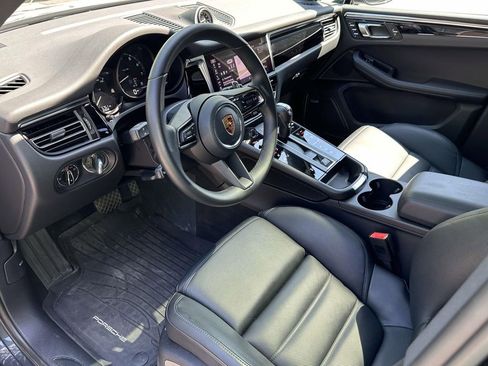 Certified 2026 Porsche Macan AWD/4WD image 11