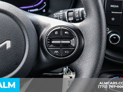 Used 2025 Kia Soul LX w/ LX Technology Package FWD image 36