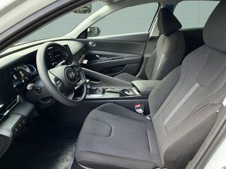 New 2026 Hyundai Elantra SE FWD video 2
