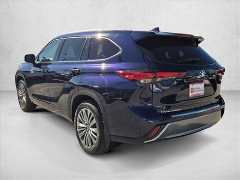 Used 2021 Toyota Highlander Platinum image 8