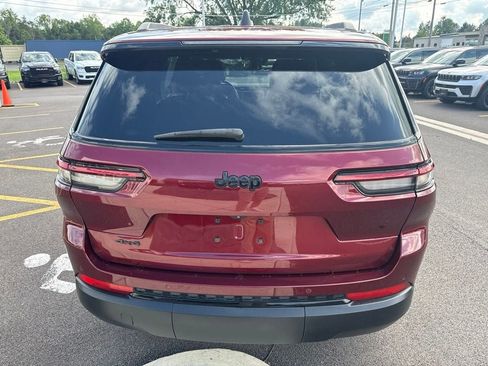 Used 2023 Jeep Grand Cherokee L Laredo AWD/4WD image 8