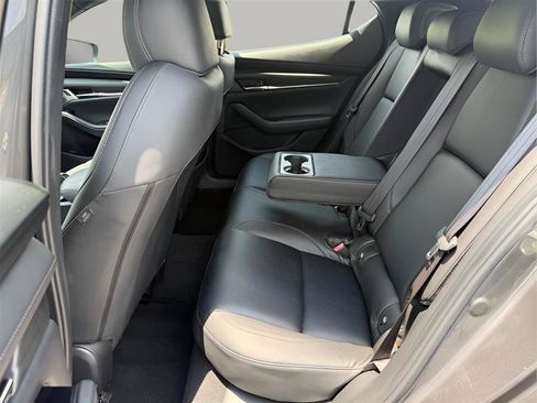 Used 2019 MAZDA MAZDA3 Hatchback w/ Preferred Package FWD image 23