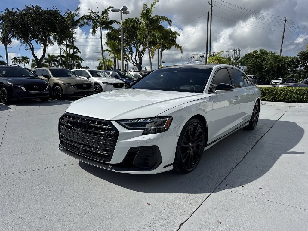 Used 2025 Audi S8 w/ Executive Package AWD/4WD image 9