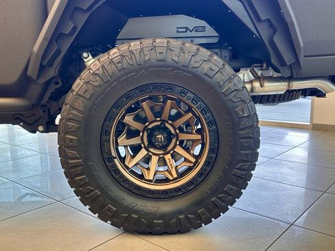 Used 2024 Jeep Gladiator Rubicon w/ Technology Group image 31