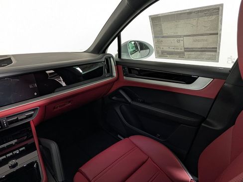New 2026 Porsche Cayenne Coupe AWD/4WD image 23