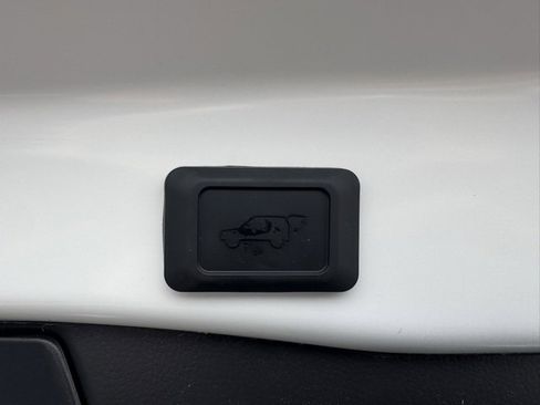 New 2025 Toyota RAV4 XLE w/ Convenience Package image 14