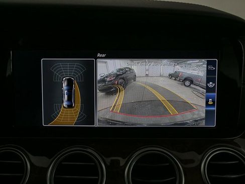 Used 2017 Mercedes-Benz E 300 4MATIC image 24