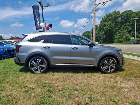 Used 2023 Kia Sorento SX Prestige w/ Panoramic Sunroof Package AWD/4WD image 7
