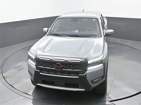 Used 2025 Nissan Frontier PRO-4X image 14