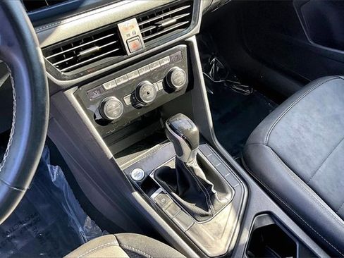 Used 2024 Volkswagen Taos SE image 18