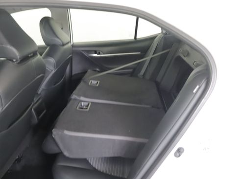 Used 2024 Toyota Camry SE w/ Cold Weather Package FWD image 21