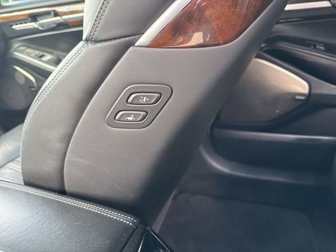 Used 2018 Genesis G90 3.3T Premium image 26