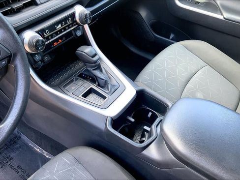 Used 2024 Toyota RAV4 XLE FWD image 16