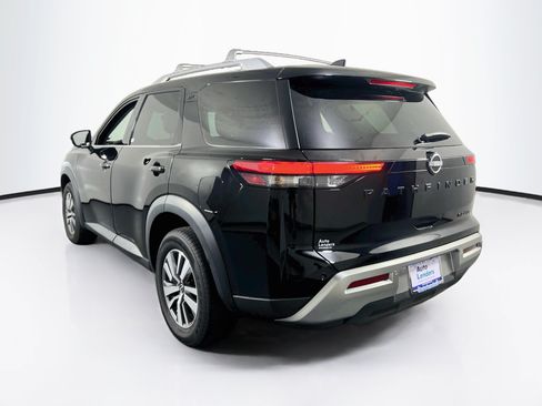 Used 2023 Nissan Pathfinder SL w/ Black Appearance Package AWD/4WD image 7