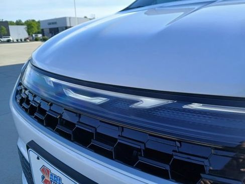 New 2027 Chrysler Pacifica Select AWD/4WD image 36