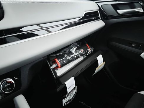 New 2026 Mitsubishi Outlander SE FWD image 47