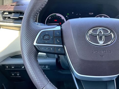 Certified 2021 Toyota Sienna Platinum image 48