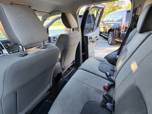 Used 2014 Nissan Xterra S image 28