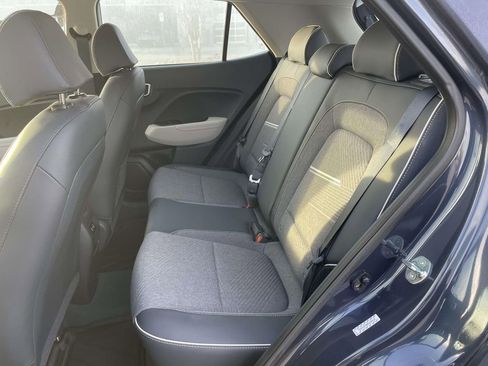 Certified 2024 Hyundai Venue Limited image 3