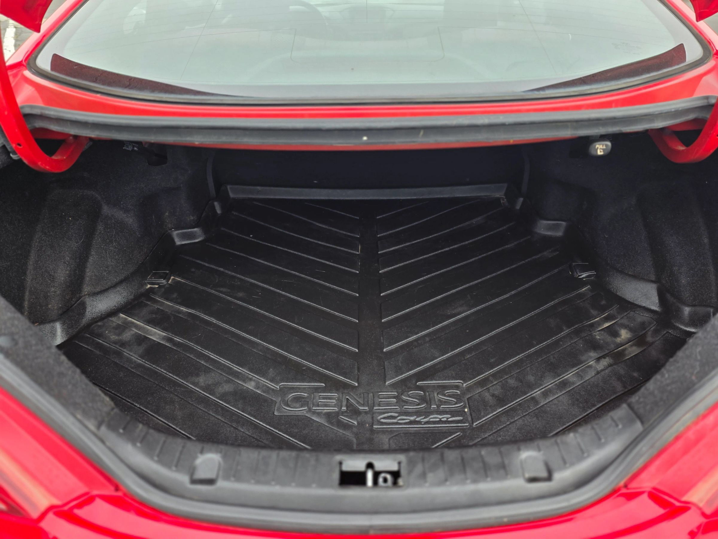 Used 2013 Hyundai Genesis 3.8 RWD image 22