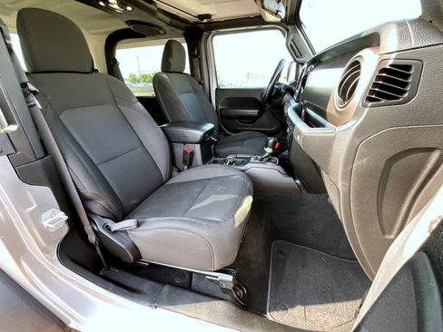 Certified 2020 Jeep Wrangler Sport image 15