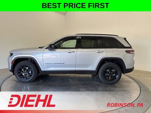 New 2026 Jeep Grand Cherokee Altitude AWD/4WD image 4