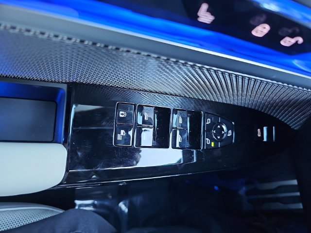 Used 2023 BMW 740i w/ Executive Package RWD image 31