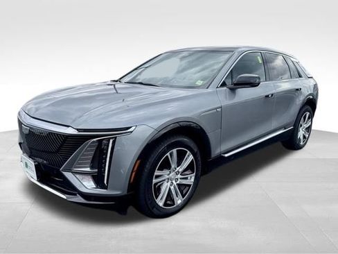 Used 2024 Cadillac Lyriq Tech image 3